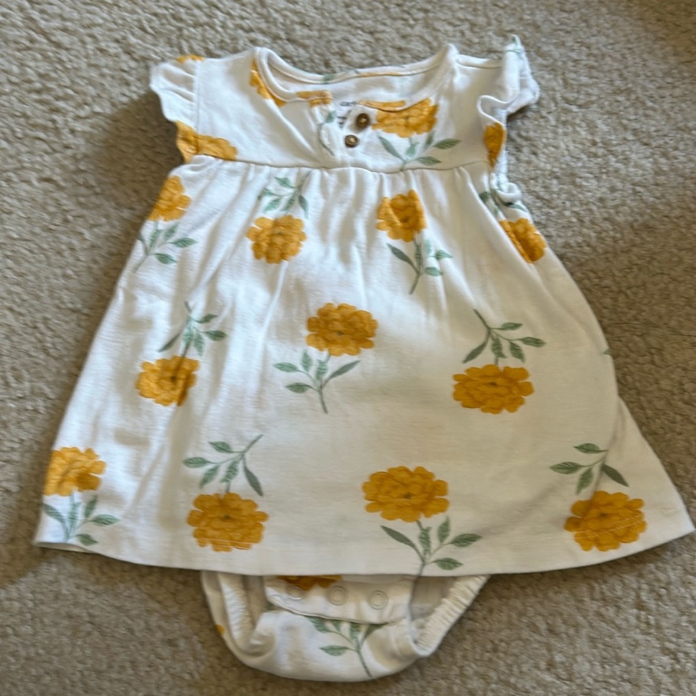 Carters onesie with flower pattern for 9m